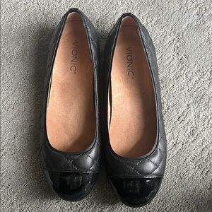 Vionic Women's Desiree Black Leather Quilted Loafers